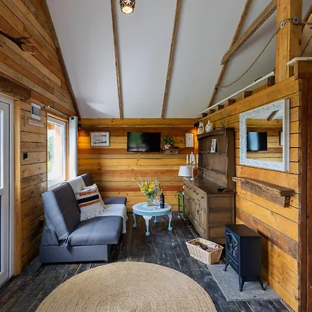 Sunset Holidays - Boska Nora Horská chata Komarno