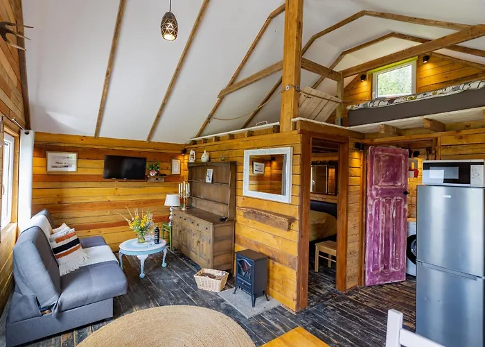 Sunset Holidays - Boska Nora Chalet Komarno